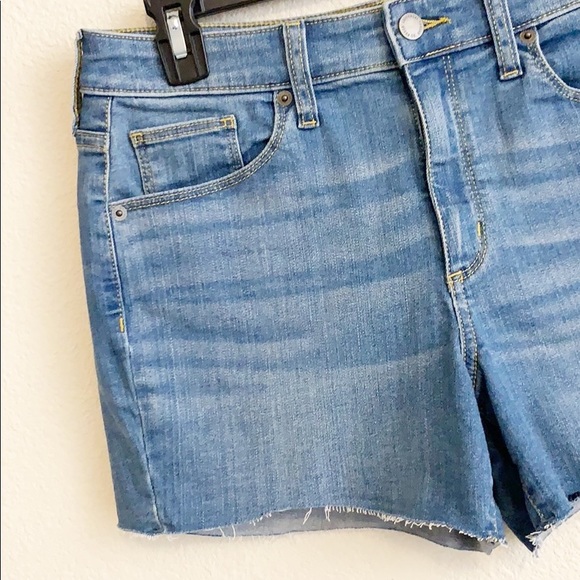 Short En Jean Midi Universal Thread - Taille 22W - Neuf Avec étiquettes (NWT)